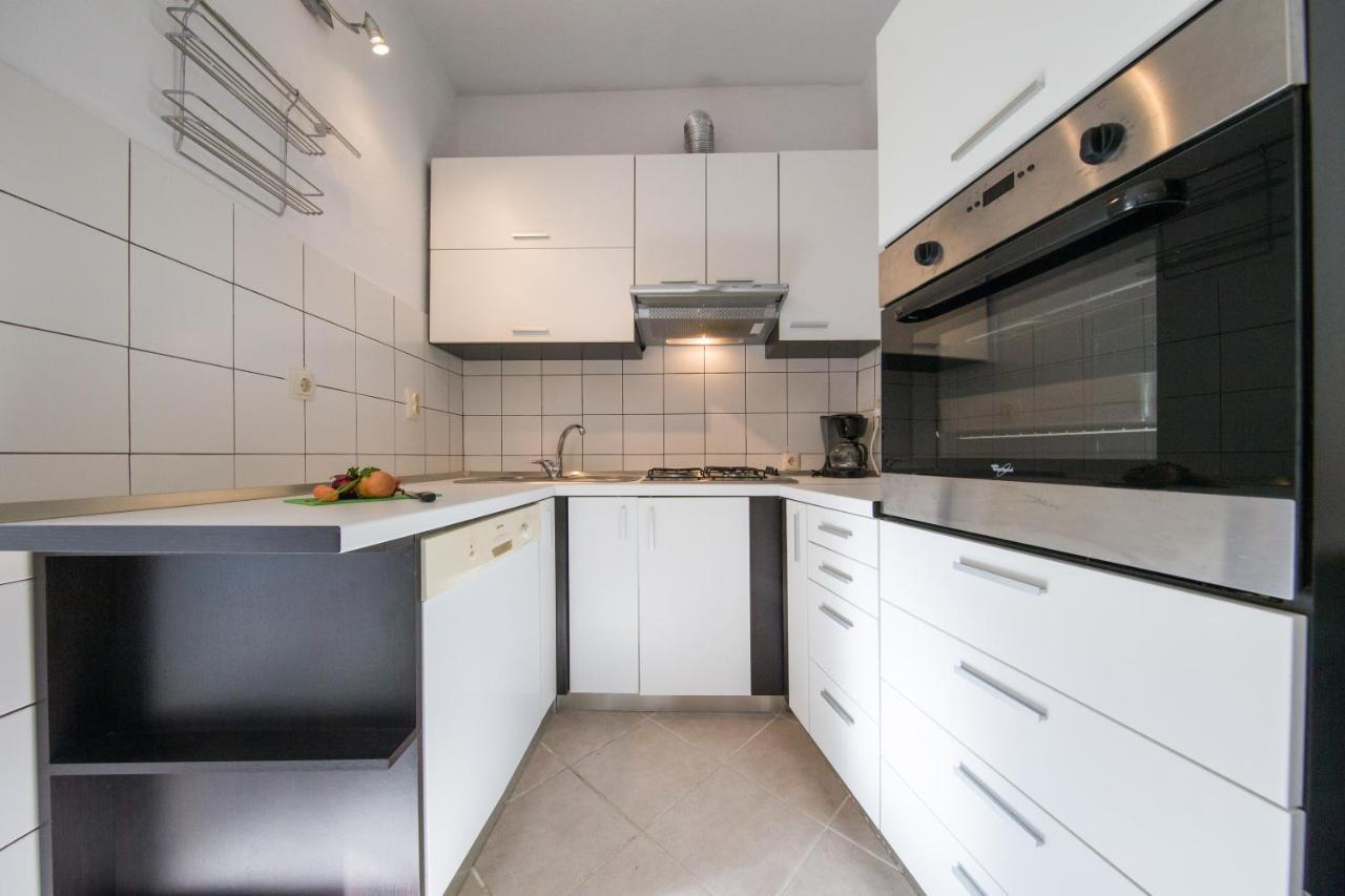 Strma Apartments Vis Exterior foto