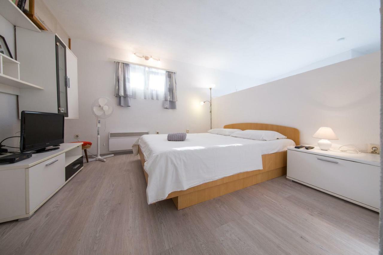 Strma Apartments Vis Exterior foto